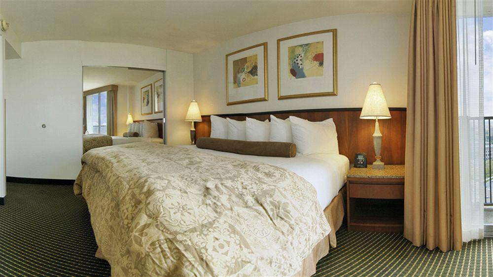 Embassy Suites Philadelphia - Center City エクステリア 写真