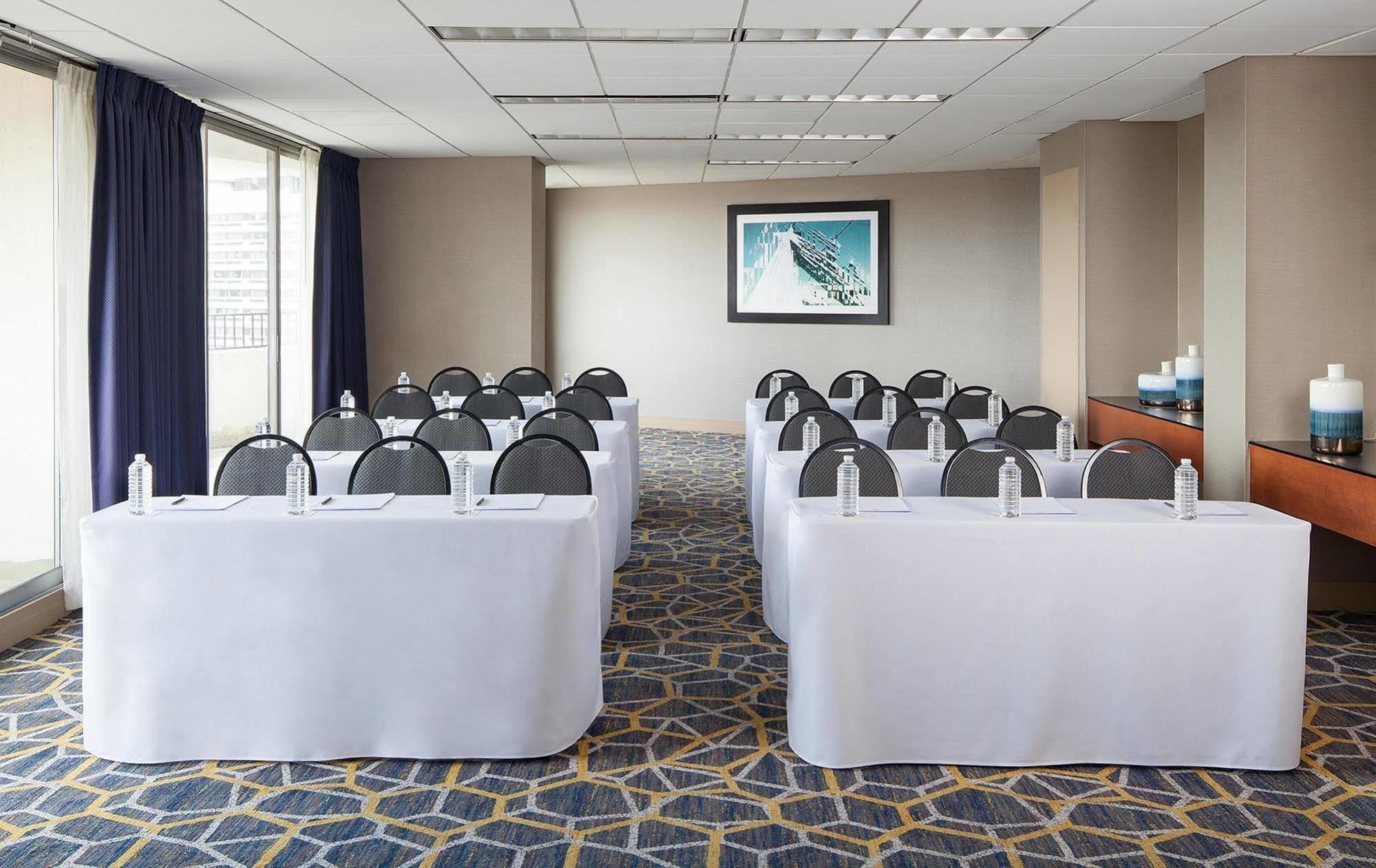 Embassy Suites Philadelphia - Center City エクステリア 写真