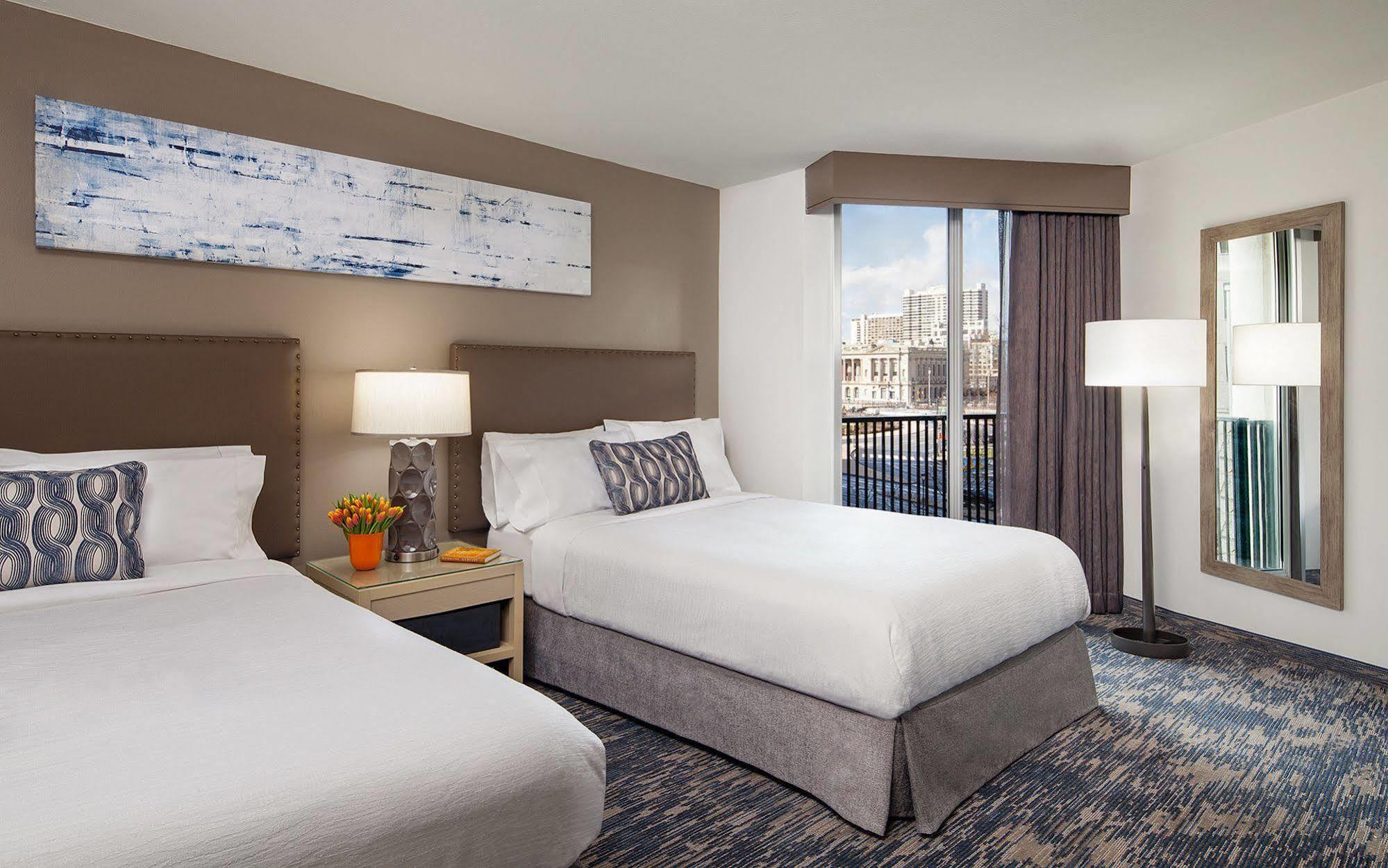 Embassy Suites Philadelphia - Center City エクステリア 写真
